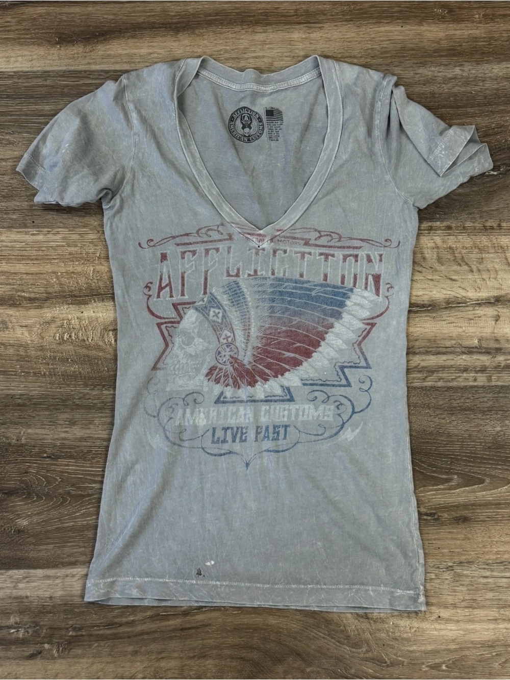 Affliction Distressed Flag Skull V Neck Shirt Women’s XS